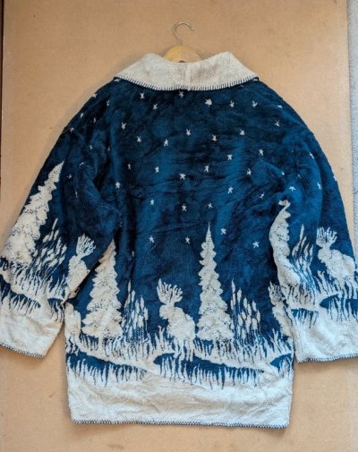Vinted Country Woods Snowy Scene Fleece Image 2 Back.jpg